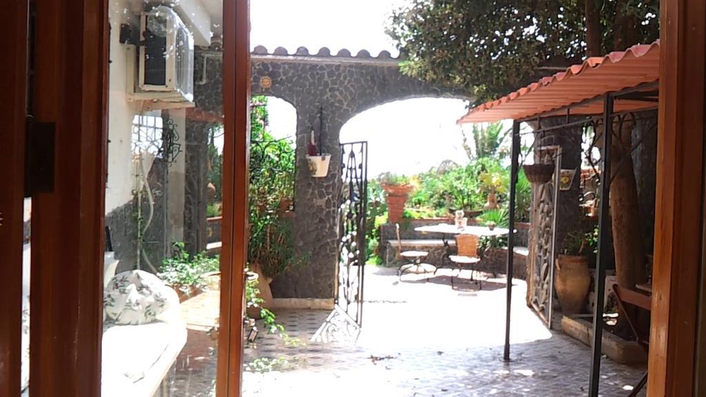 カターニア Casa Sul Mare Bed & Breakfast エクステリア 写真