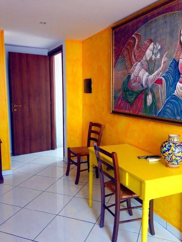 カターニア Casa Sul Mare Bed & Breakfast エクステリア 写真